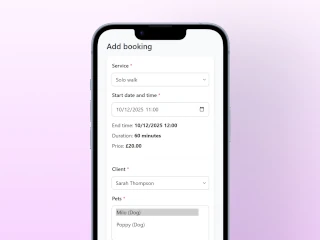 New booking screen showing fields for date, time, client and pet selection, and service options